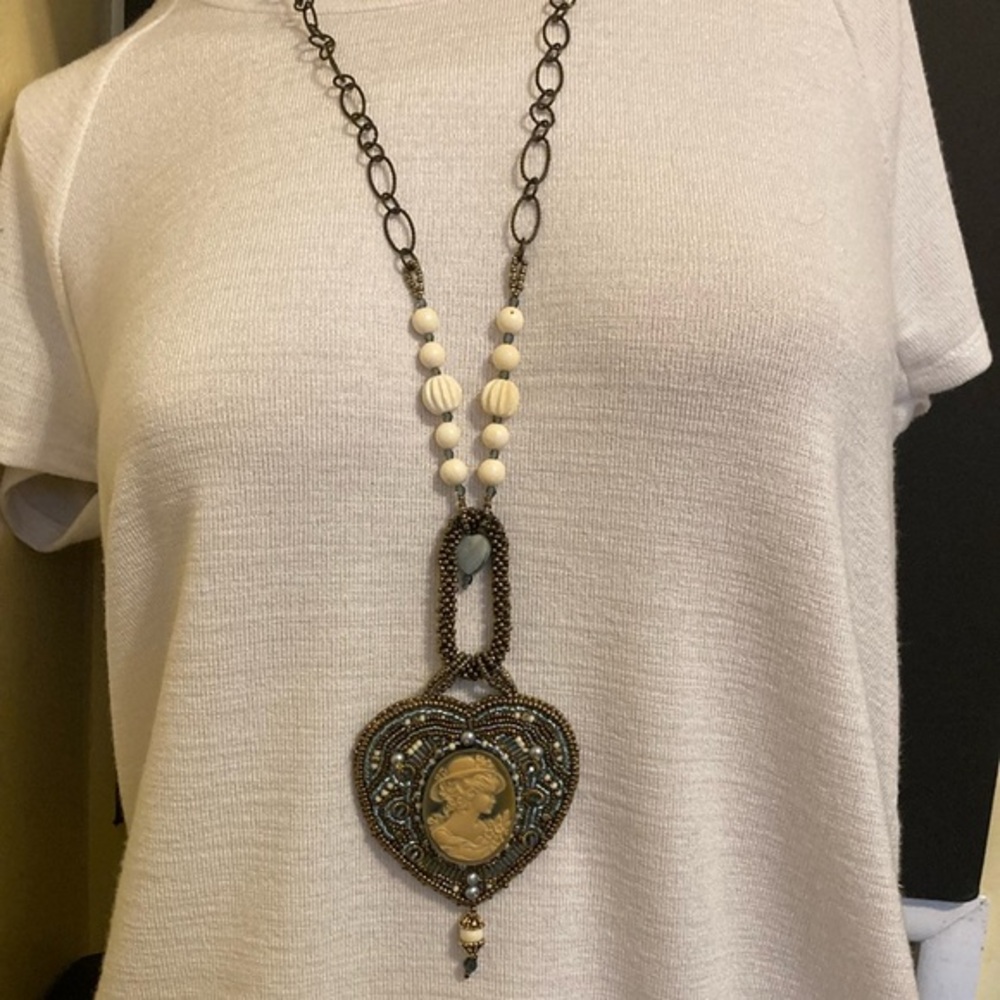 Fabulous artisan hand beaded cameo framed pendant on chain link necklace